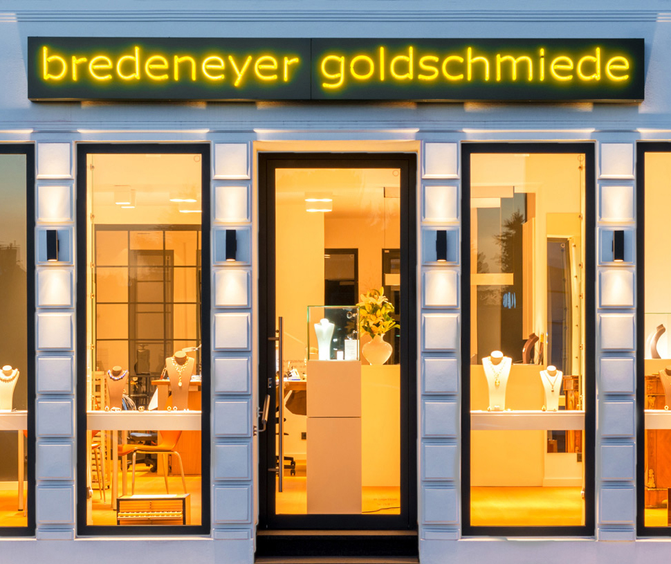 front_Blue_mobile_970px